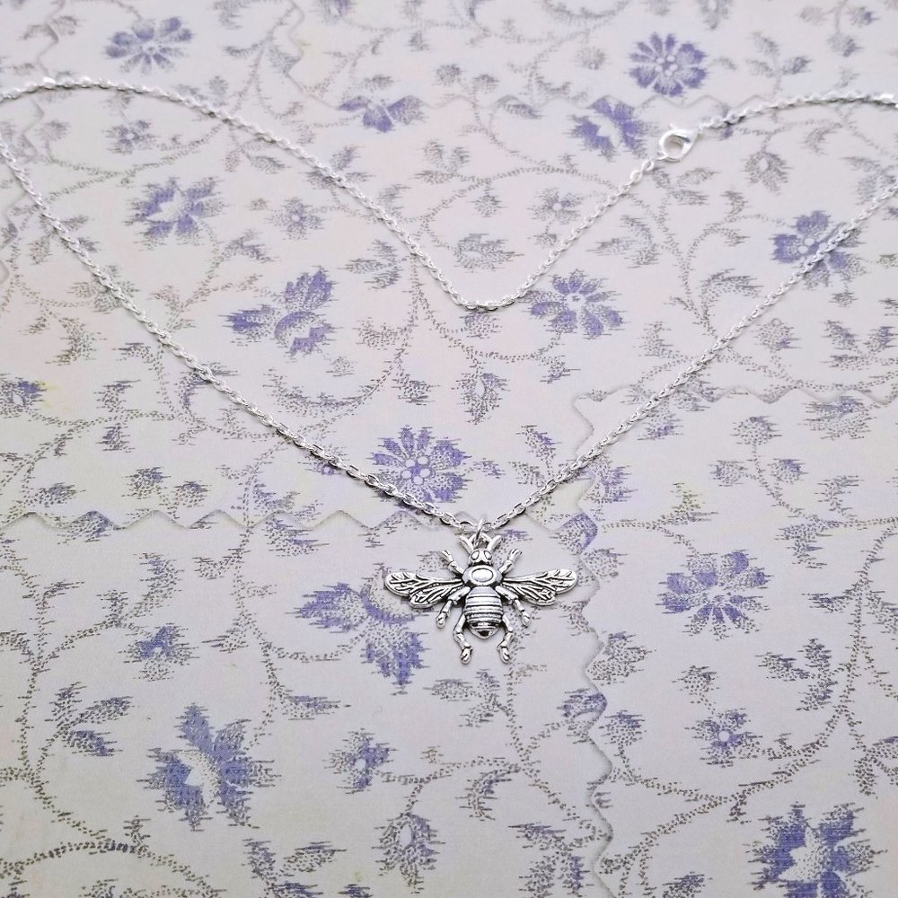 Queen Bee Silver Necklace - Picture 3 of 3